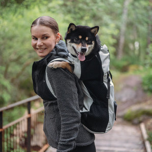 K9 Sport Sack AIR walking in park